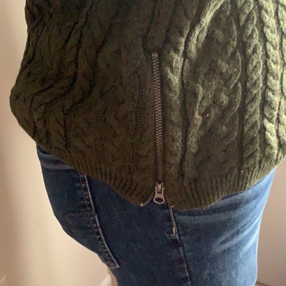 L sweater - Picture 2 of 4